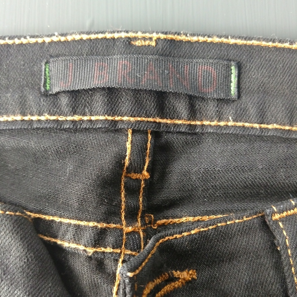 Very cute J brand shorts size 28 😍 - Picture 3 of 5